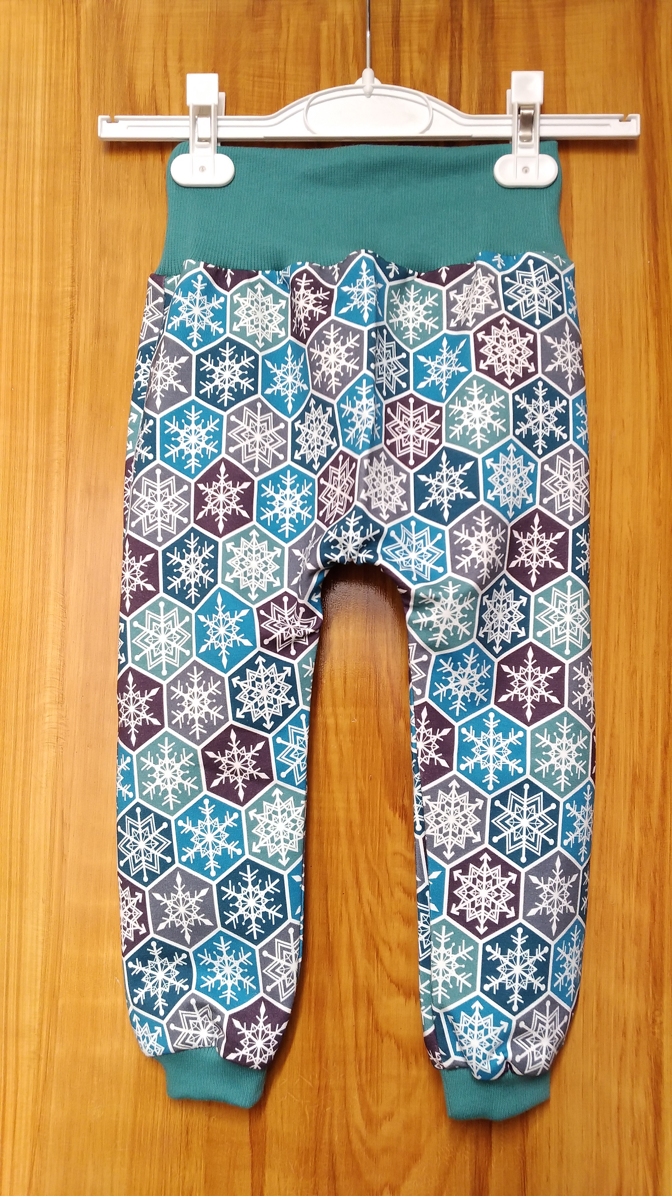 Baggy - Vločky v hexagonech, vel. 98