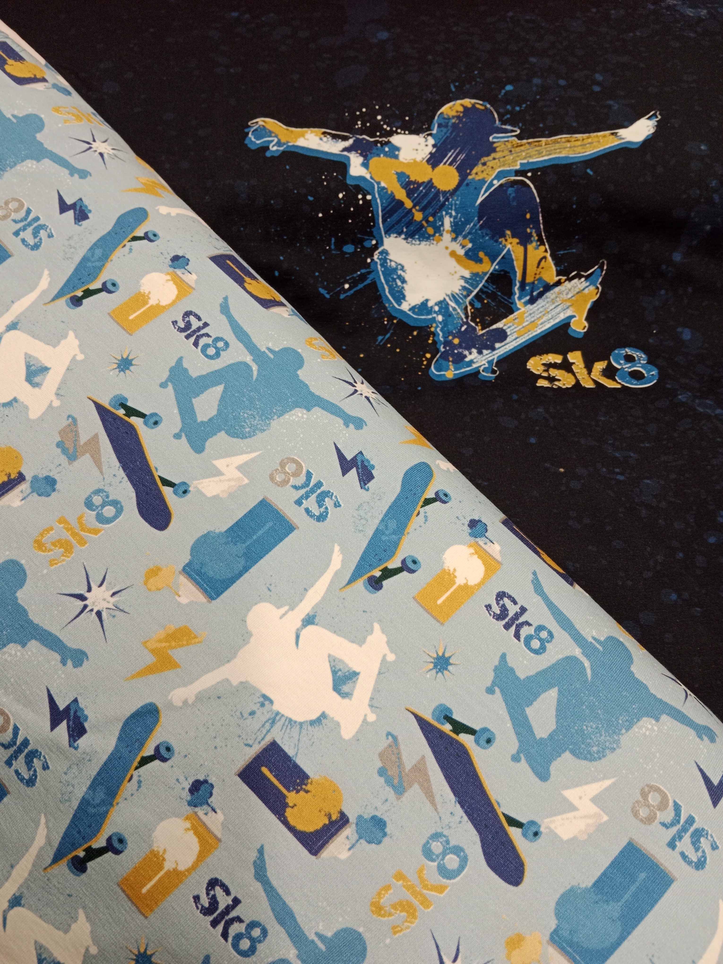 Panel teplákovina veliký - Skate sk8 - By Lycklig Design