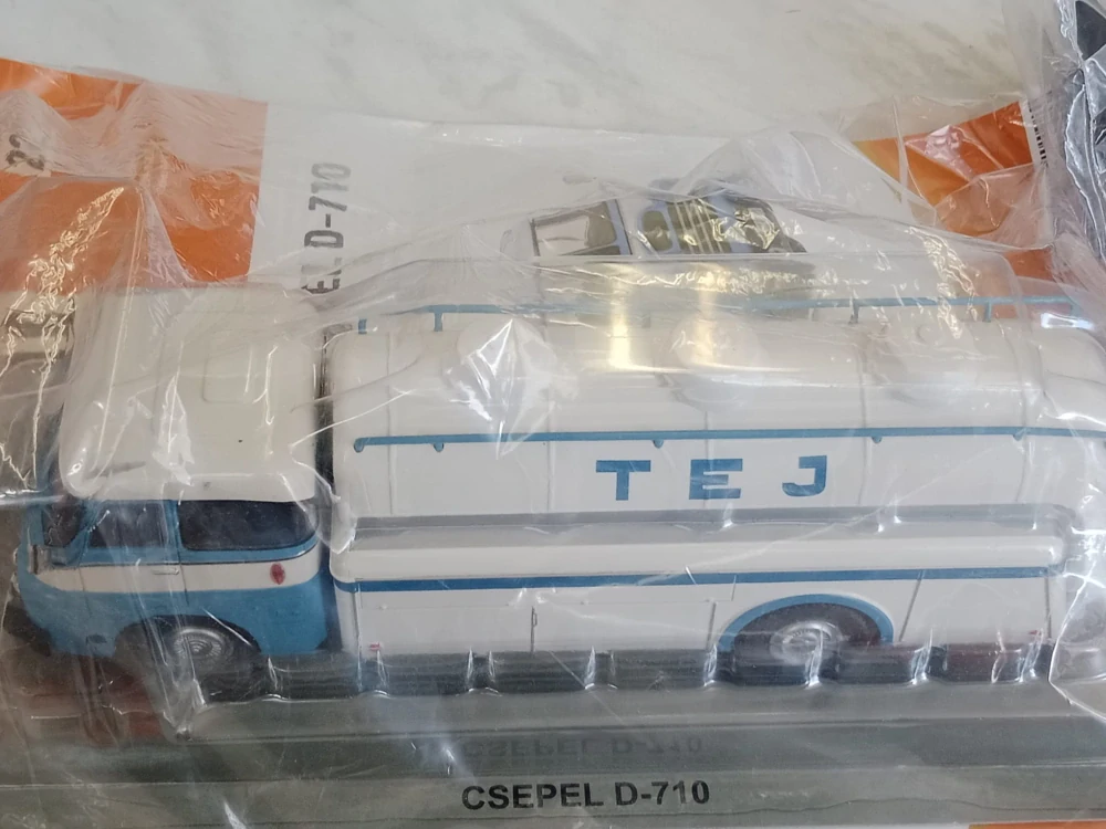 Kultovní náklaďáky minulé éry - Csepel D - 710 - č. 22