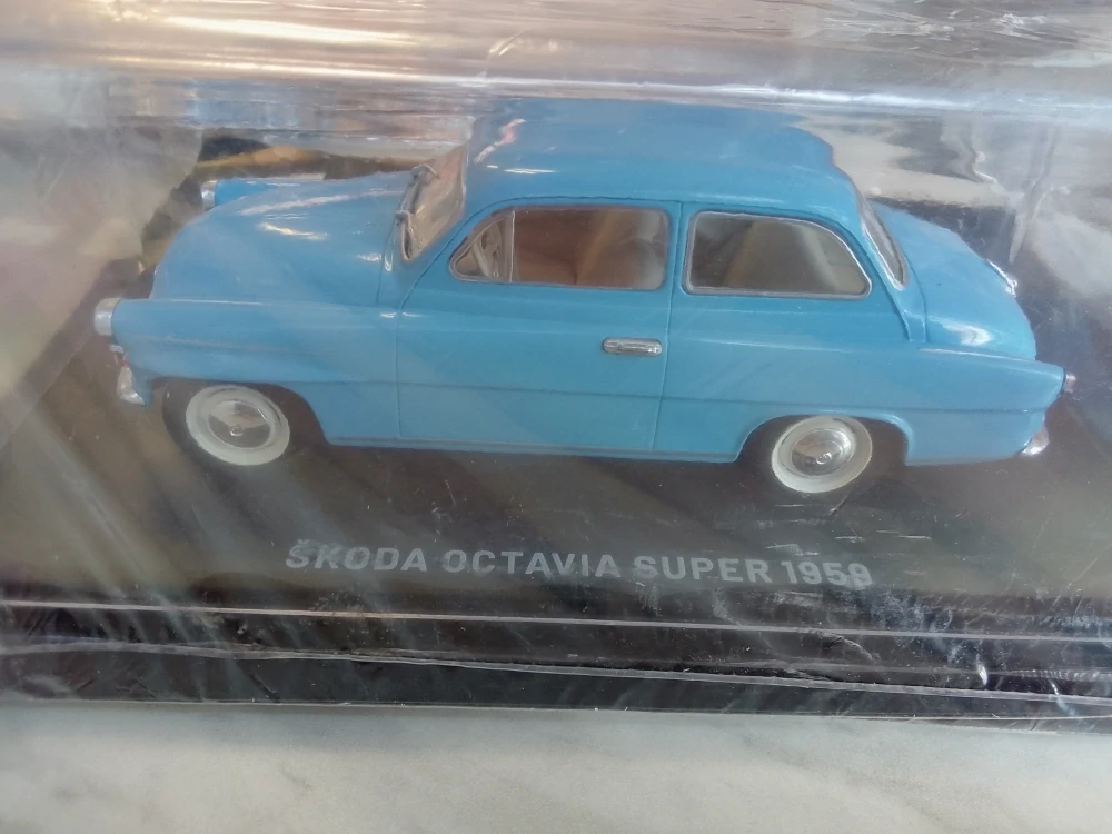 ŠKODA nadčasové ikony 1:24 - Škoda Octavia  Super 1959 - č. 10