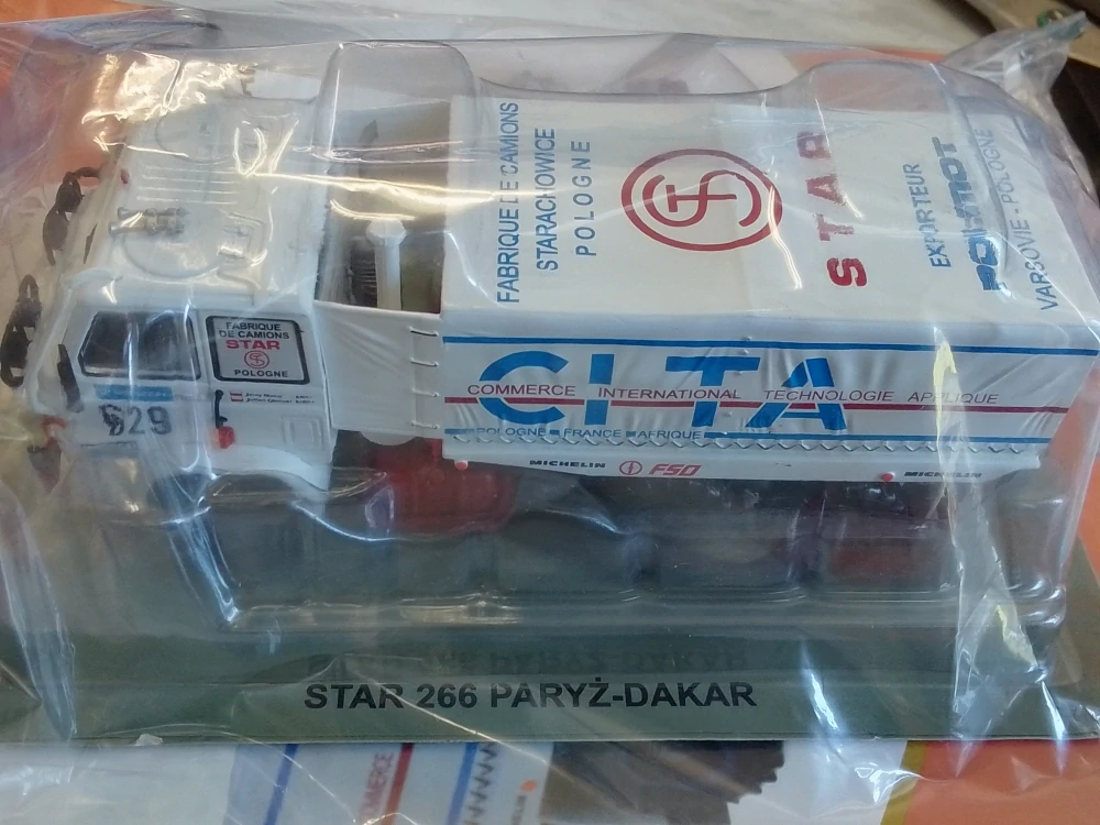 Kultovní náklaďáky minulé éry - STAR 266 PAŘÍŽ - DAKAR - č. 82