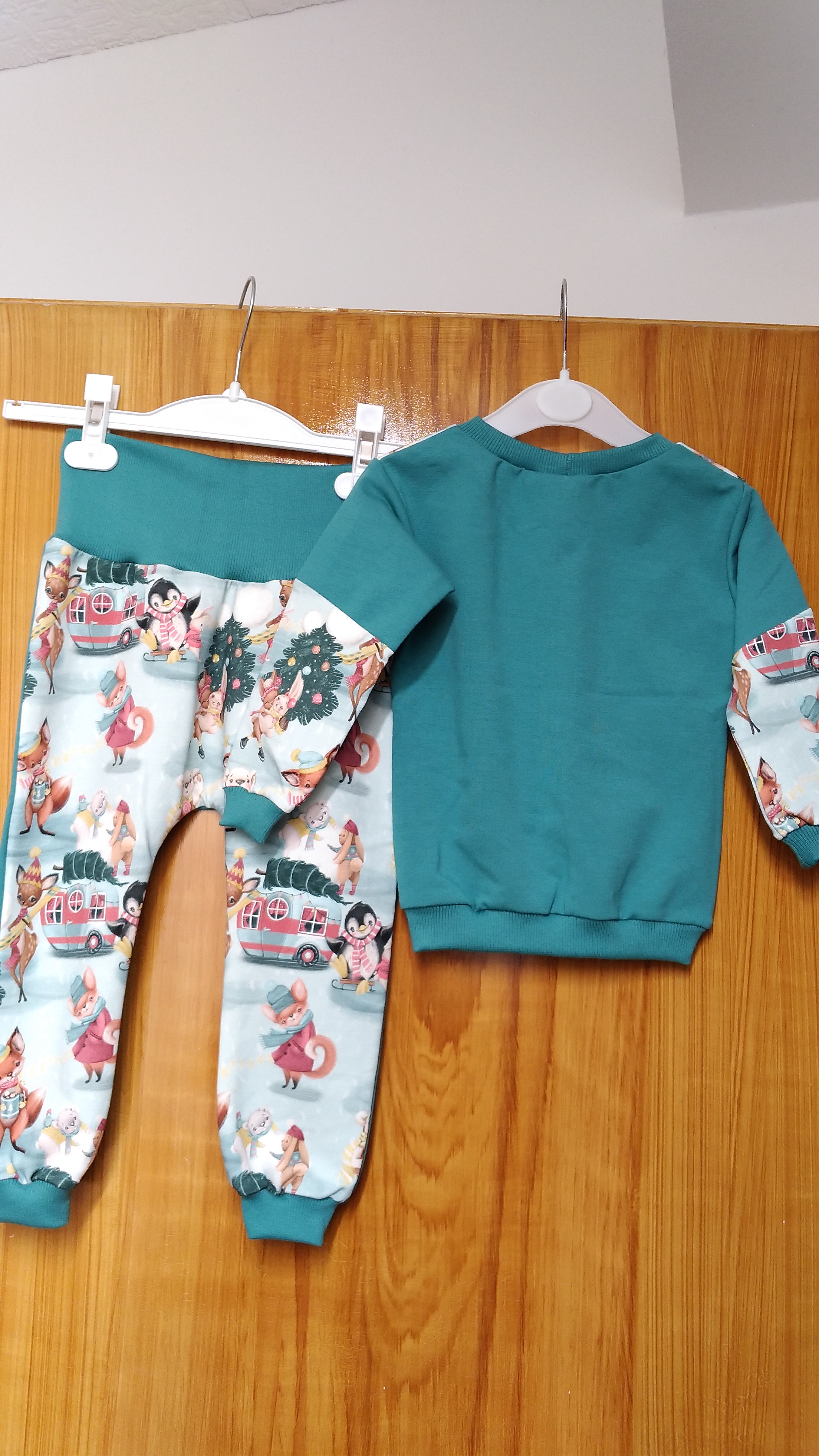 SET - Zvířátka bruslí na ledě , vel. 98