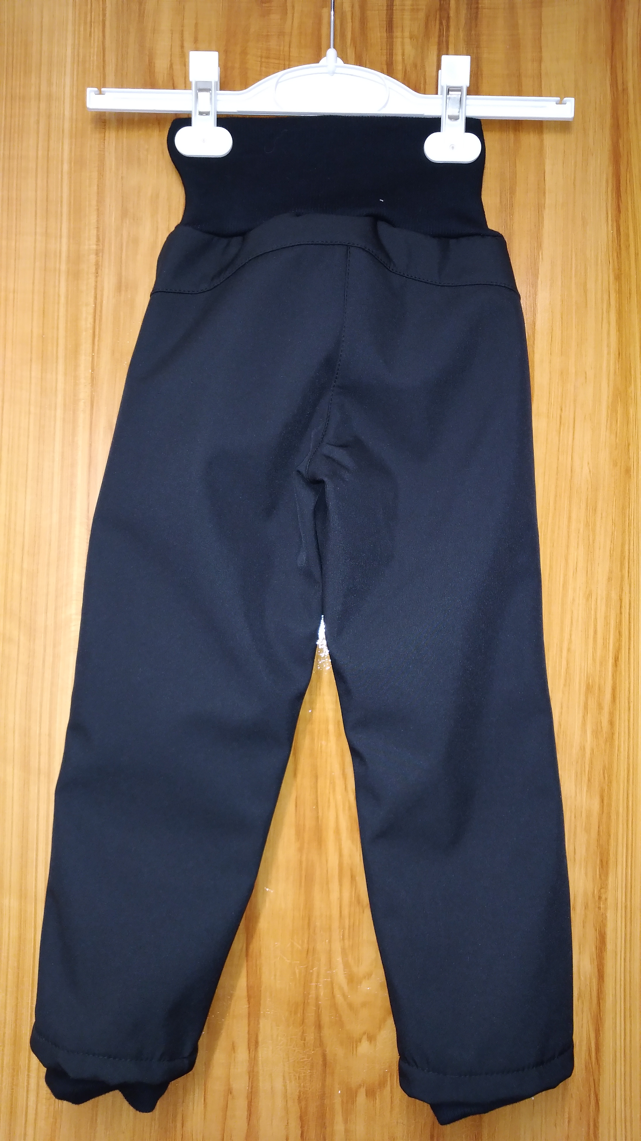 Kalhoty Softshell s kapsami - Černé s Krtkem, vel. 104