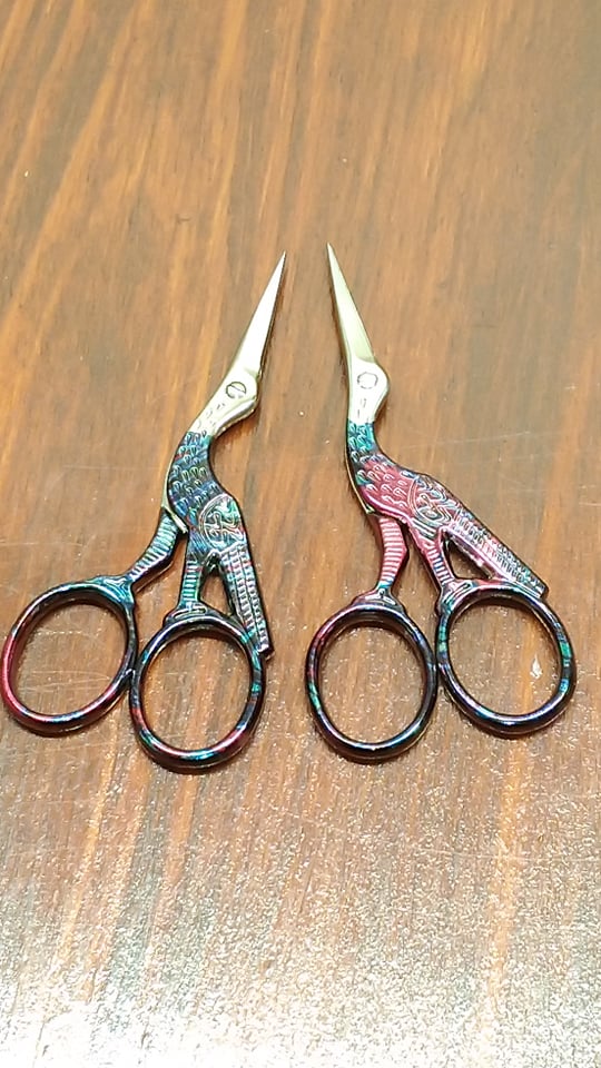 Nůžky vyšívací ČÁP barevné 9 cm