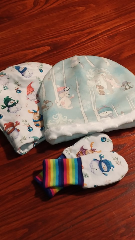 Teplákovina - Sněhuláci, skřítci a sobi